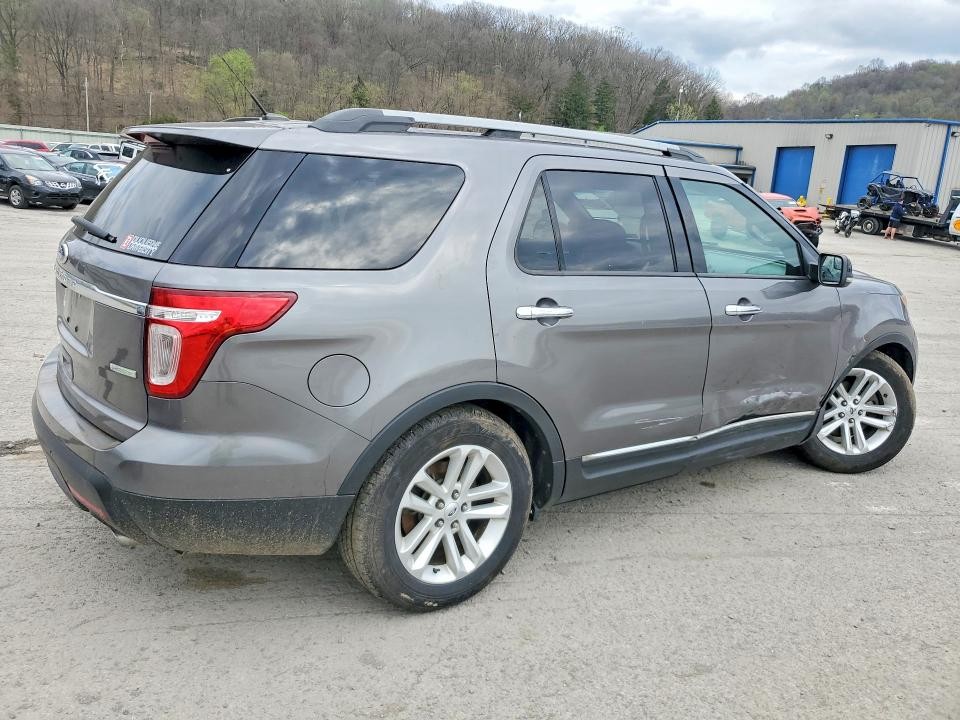 https://f005.backblazeb2.com/file/img-partshotlines-com/Inventory/MA528/Vehicle/71211_03.jpg