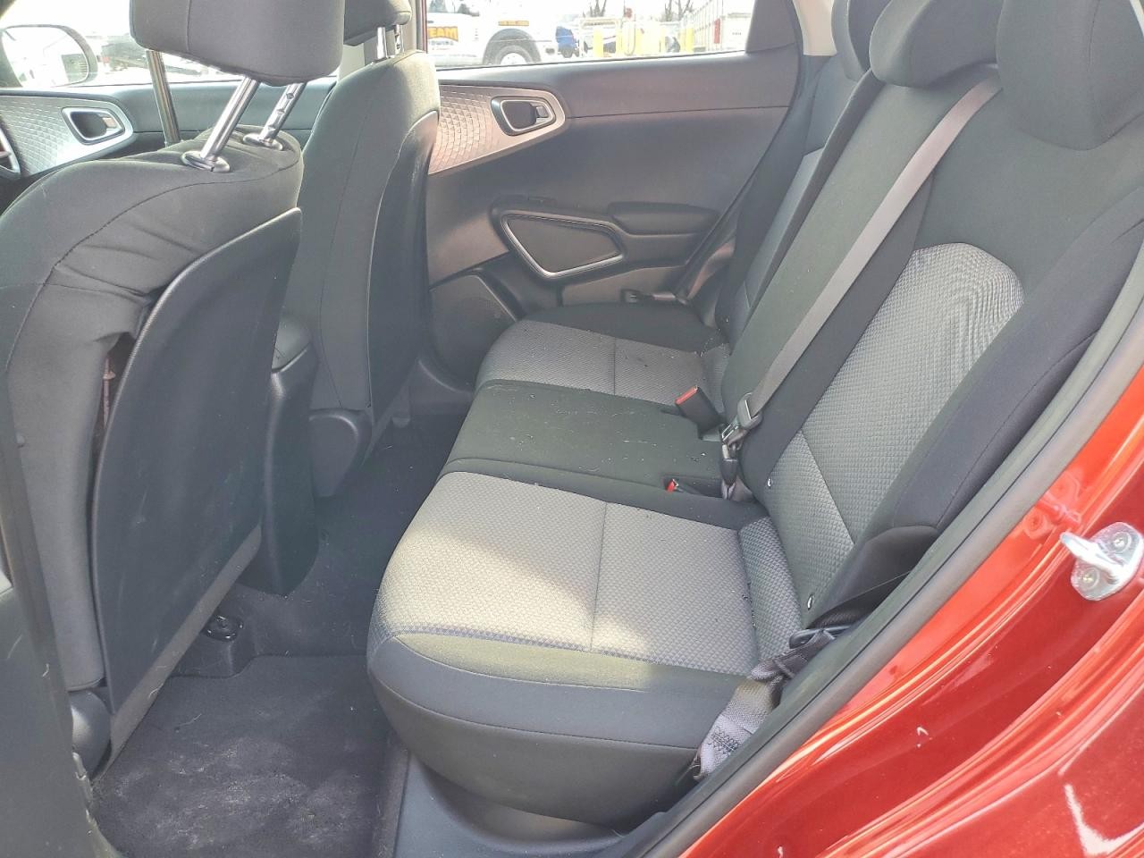 https://f005.backblazeb2.com/file/img-partshotlines-com/Inventory/MA528/Vehicle/71377_10.jpg