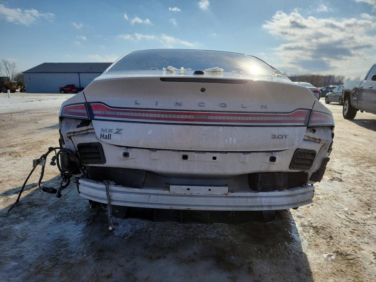https://f005.backblazeb2.com/file/img-partshotlines-com/Inventory/MA528/Vehicle/71517_06.jpg