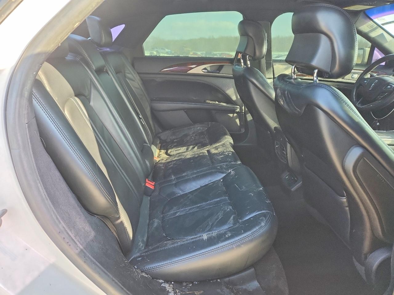 https://f005.backblazeb2.com/file/img-partshotlines-com/Inventory/MA528/Vehicle/71517_09.jpg