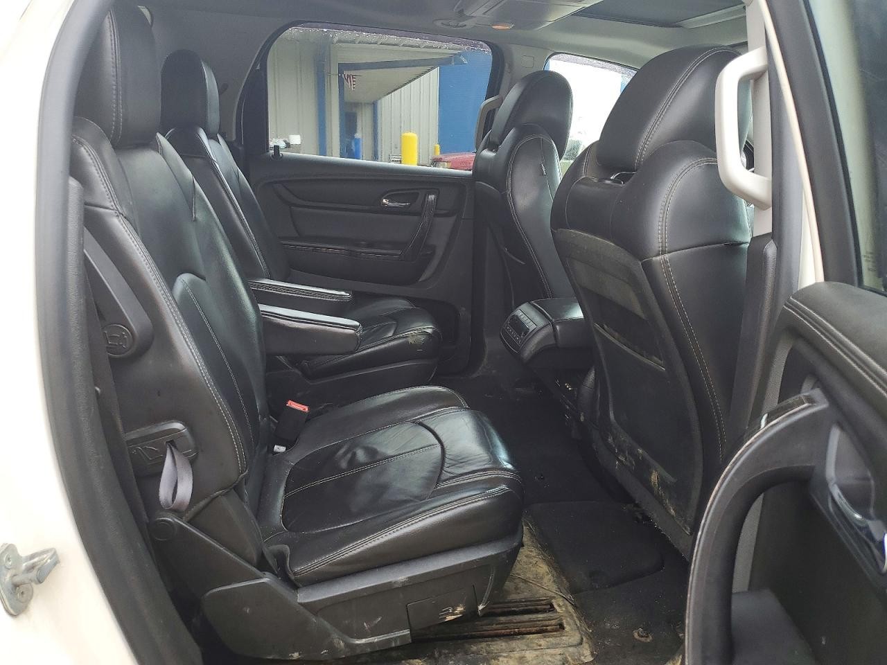 https://f005.backblazeb2.com/file/img-partshotlines-com/Inventory/MA528/Vehicle/71518_10.jpg