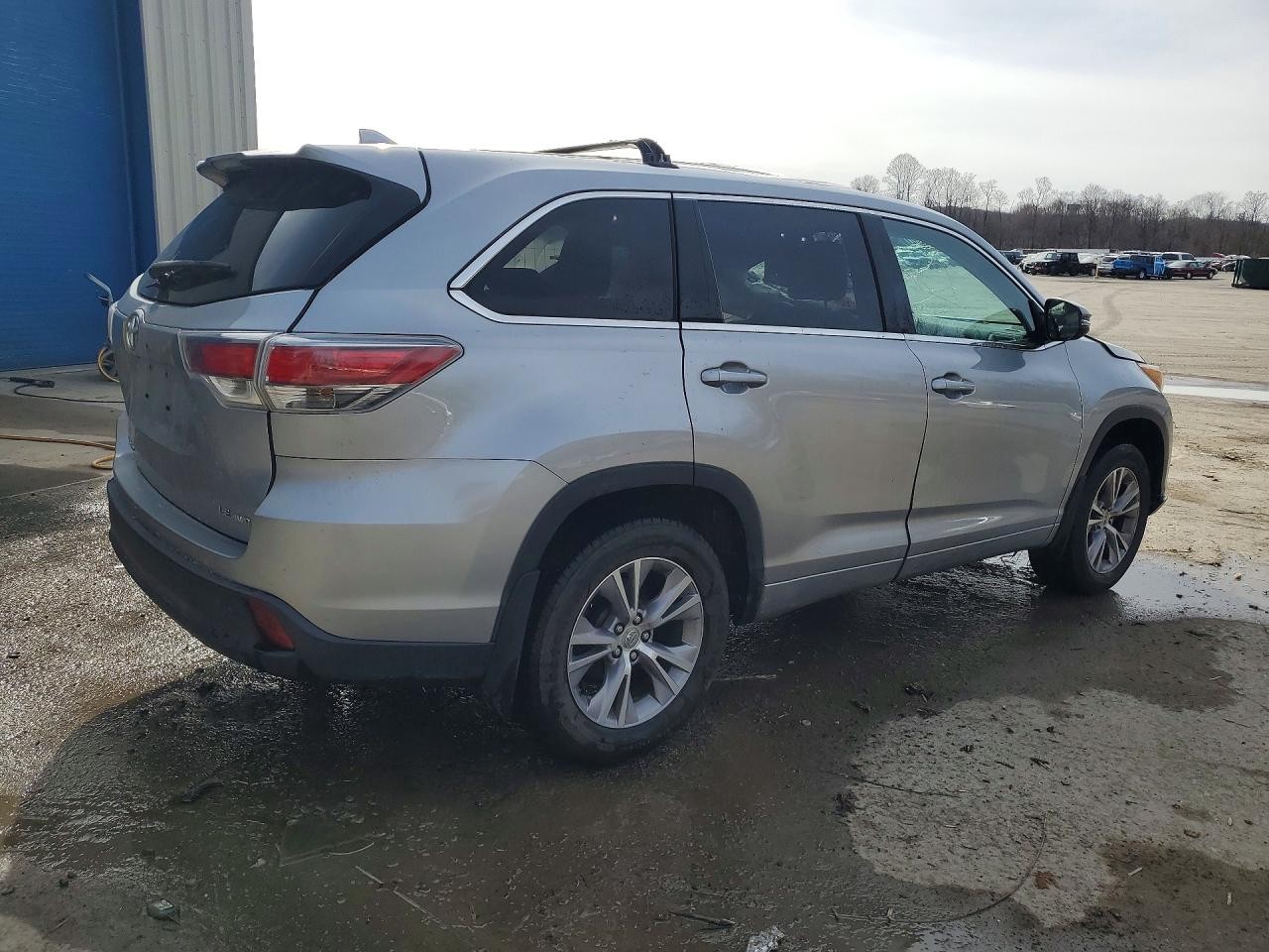 https://f005.backblazeb2.com/file/img-partshotlines-com/Inventory/MA528/Vehicle/71521_03.jpg