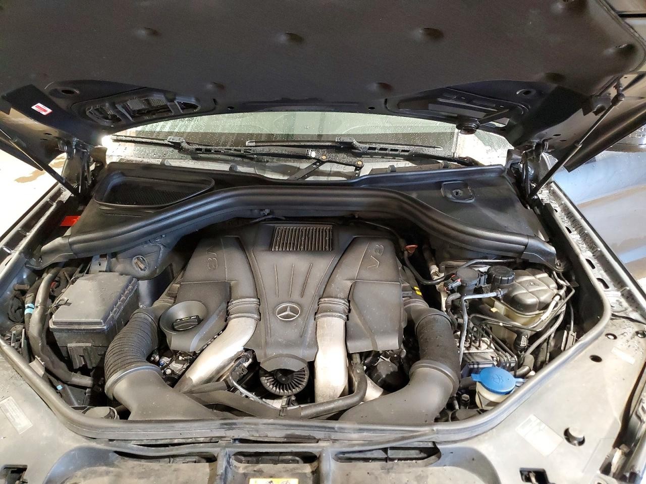 https://f005.backblazeb2.com/file/img-partshotlines-com/Inventory/MA528/Vehicle/71610_11.jpg