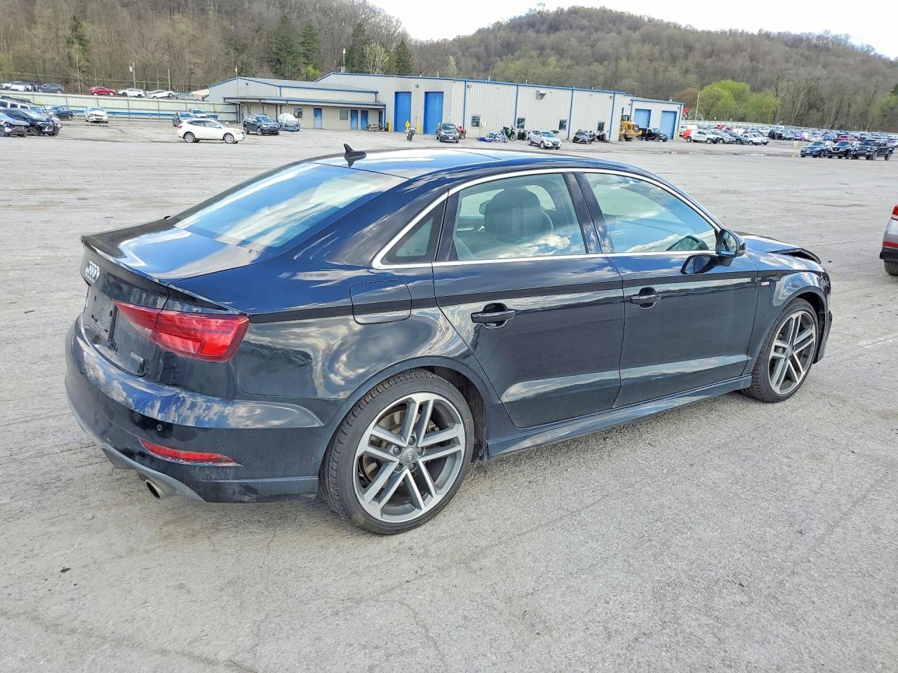 https://f005.backblazeb2.com/file/img-partshotlines-com/Inventory/MA528/Vehicle/71695_03.jpg