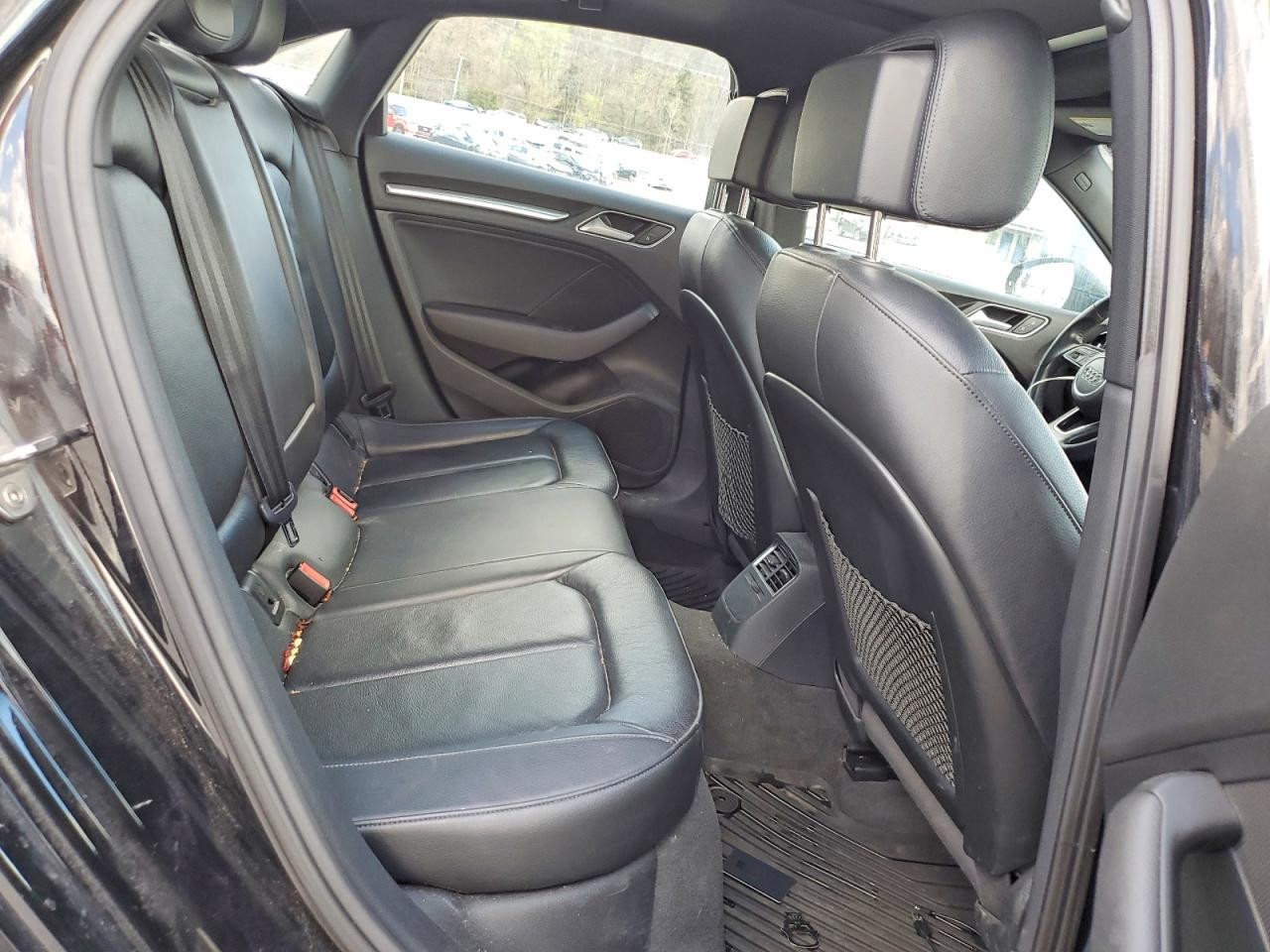 https://f005.backblazeb2.com/file/img-partshotlines-com/Inventory/MA528/Vehicle/71695_10.jpg
