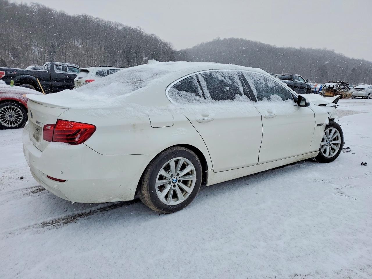 https://f005.backblazeb2.com/file/img-partshotlines-com/Inventory/MA528/Vehicle/71858_03.jpg