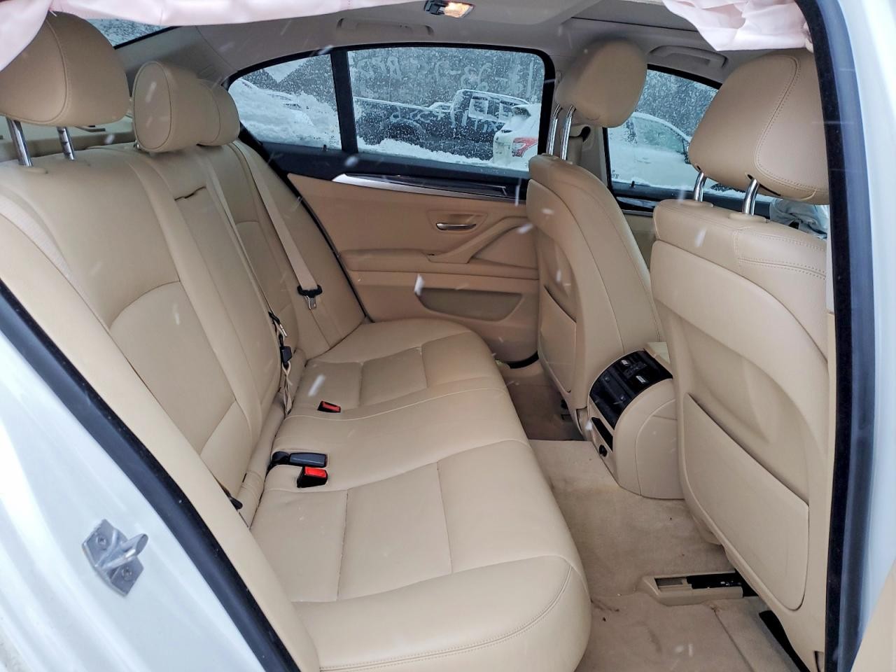 https://f005.backblazeb2.com/file/img-partshotlines-com/Inventory/MA528/Vehicle/71858_09.jpg