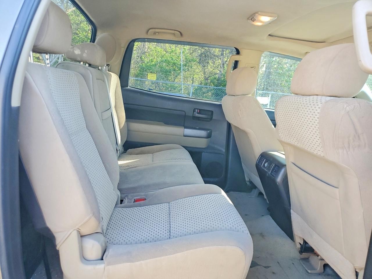 https://f005.backblazeb2.com/file/img-partshotlines-com/Inventory/MA528/Vehicle/71863_09.jpg
