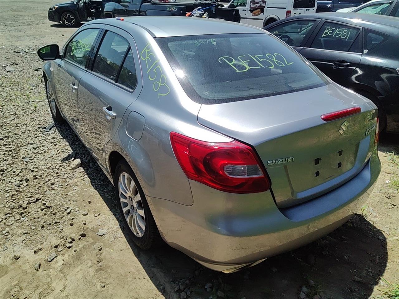 https://f005.backblazeb2.com/file/img-partshotlines-com/Inventory/MA528/Vehicle/71903_03.jpg