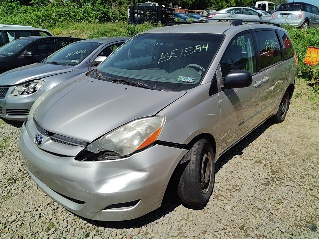 https://f005.backblazeb2.com/file/img-partshotlines-com/Inventory/MA528/Vehicle/71906_01.jpg