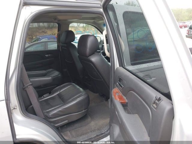 https://f005.backblazeb2.com/file/img-partshotlines-com/Inventory/MA528/Vehicle/72617_08.jpg