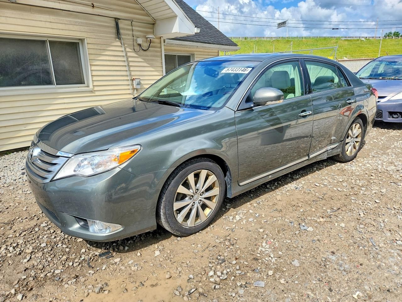 https://f005.backblazeb2.com/file/img-partshotlines-com/Inventory/MA528/Vehicle/72923_01.jpg
