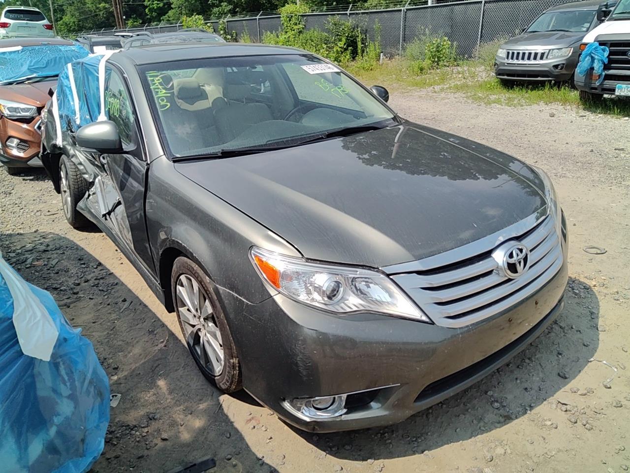 https://f005.backblazeb2.com/file/img-partshotlines-com/Inventory/MA528/Vehicle/72923_12.jpg