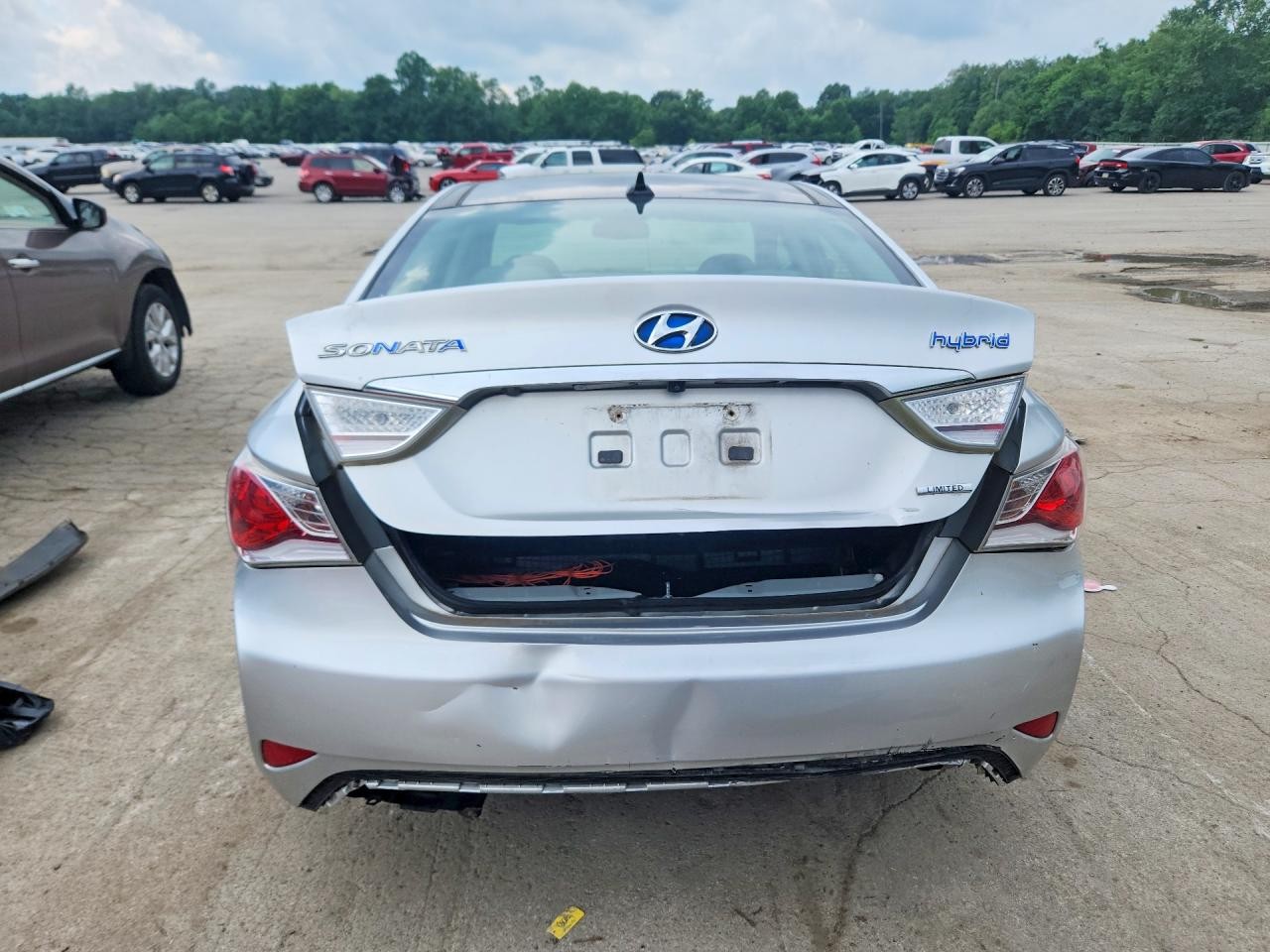 https://f005.backblazeb2.com/file/img-partshotlines-com/Inventory/MA528/Vehicle/73467_06.jpg
