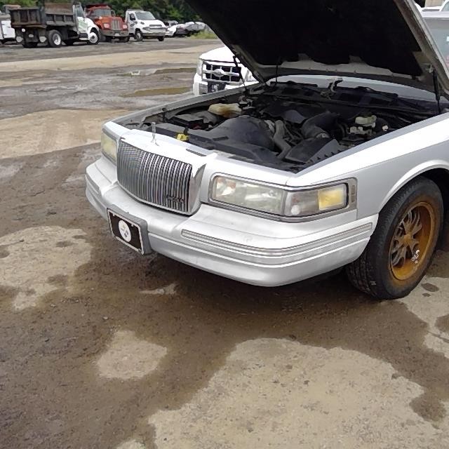 https://f005.backblazeb2.com/file/img-partshotlines-com/Inventory/MA528/Vehicle/73824_02.jpg