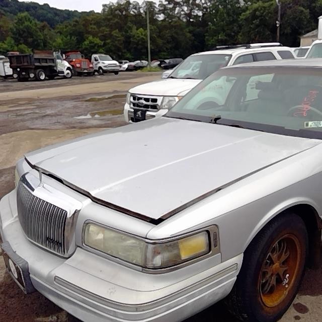https://f005.backblazeb2.com/file/img-partshotlines-com/Inventory/MA528/Vehicle/73824_09.jpg