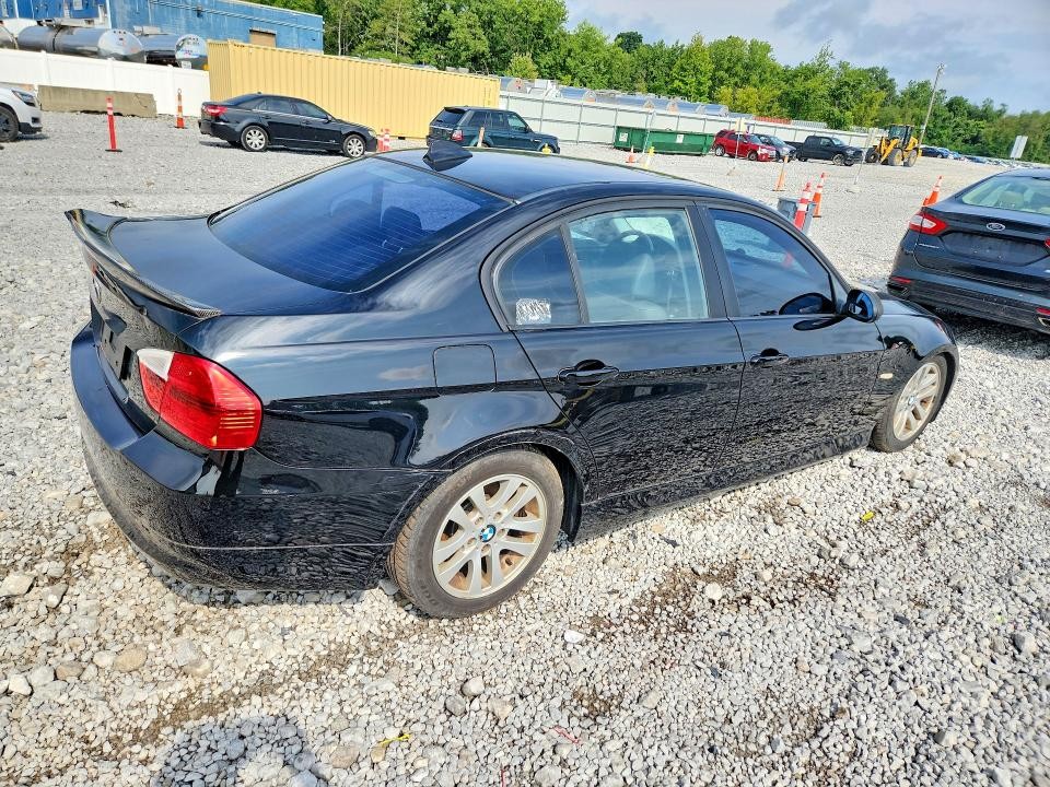 https://f005.backblazeb2.com/file/img-partshotlines-com/Inventory/MA528/Vehicle/74546_03.jpg