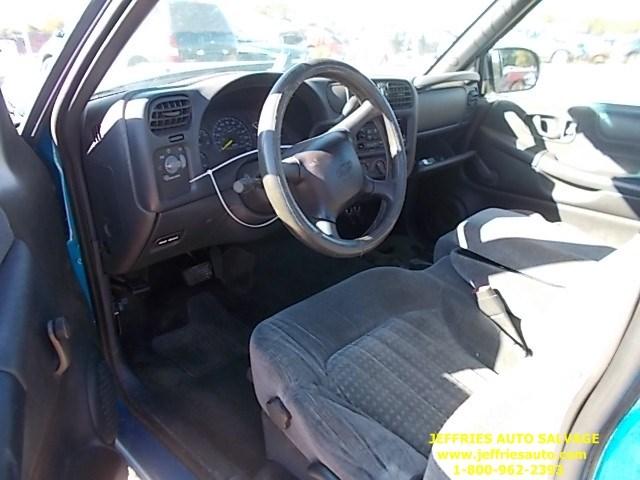 b/b/a/f/b/8bd40366-a695-4b40-9b8c-36cc6286a65b.jpg