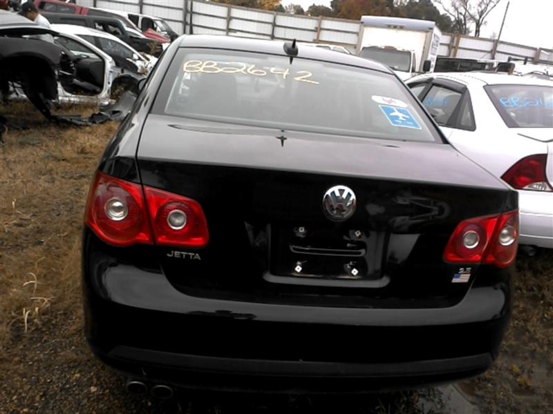 https://f005.backblazeb2.com/file/img-partshotlines-com/Inventory/MA61/Vehicle/45572_08.jpg