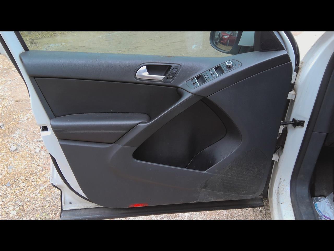 https://f005.backblazeb2.com/file/img-partshotlines-com/Inventory/MA61/Vehicle/66393_11.jpg