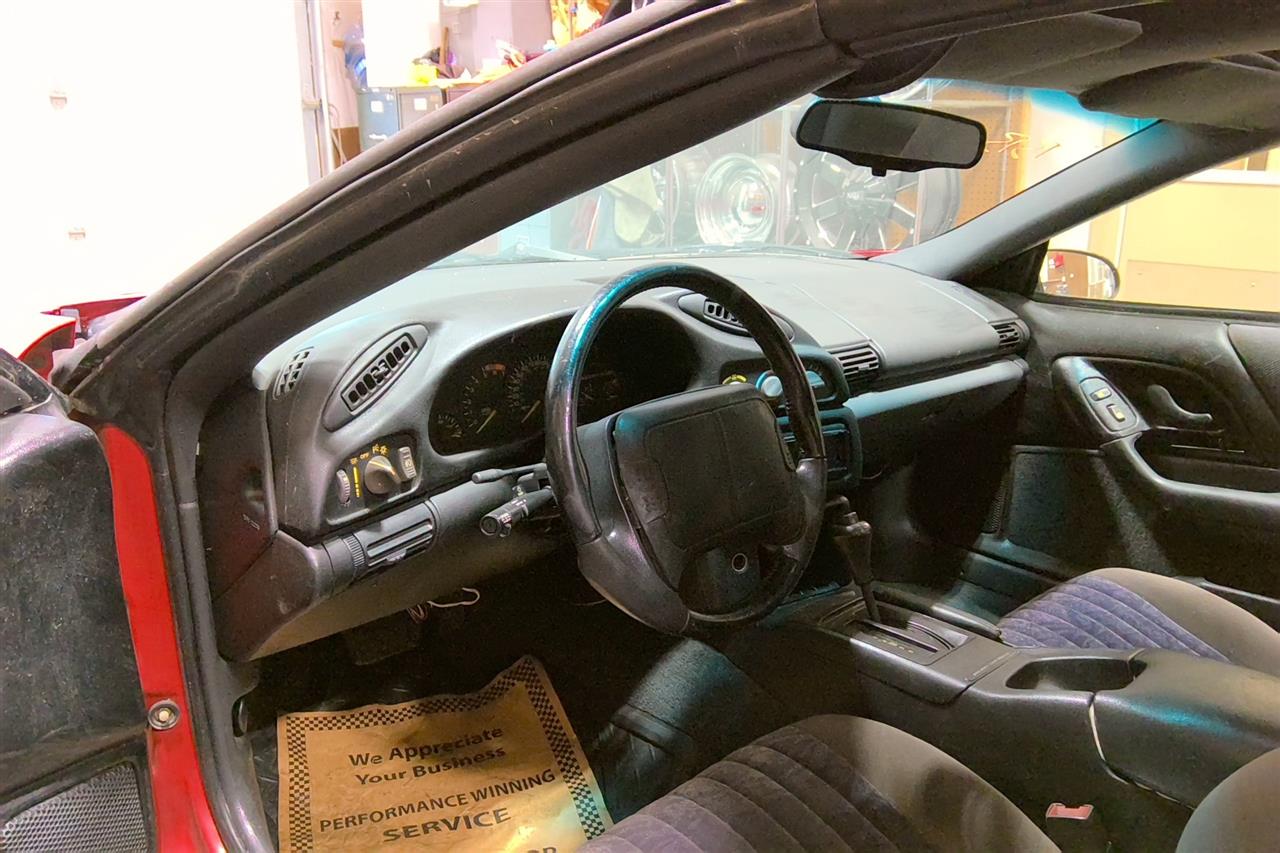 https://f005.backblazeb2.com/file/img-partshotlines-com/Inventory/MA61/Vehicle/66757_12.jpg