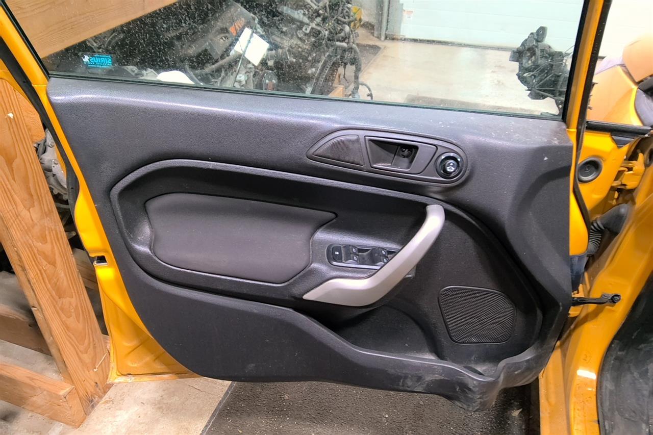 https://f005.backblazeb2.com/file/img-partshotlines-com/Inventory/MA61/Vehicle/67344_10.jpg
