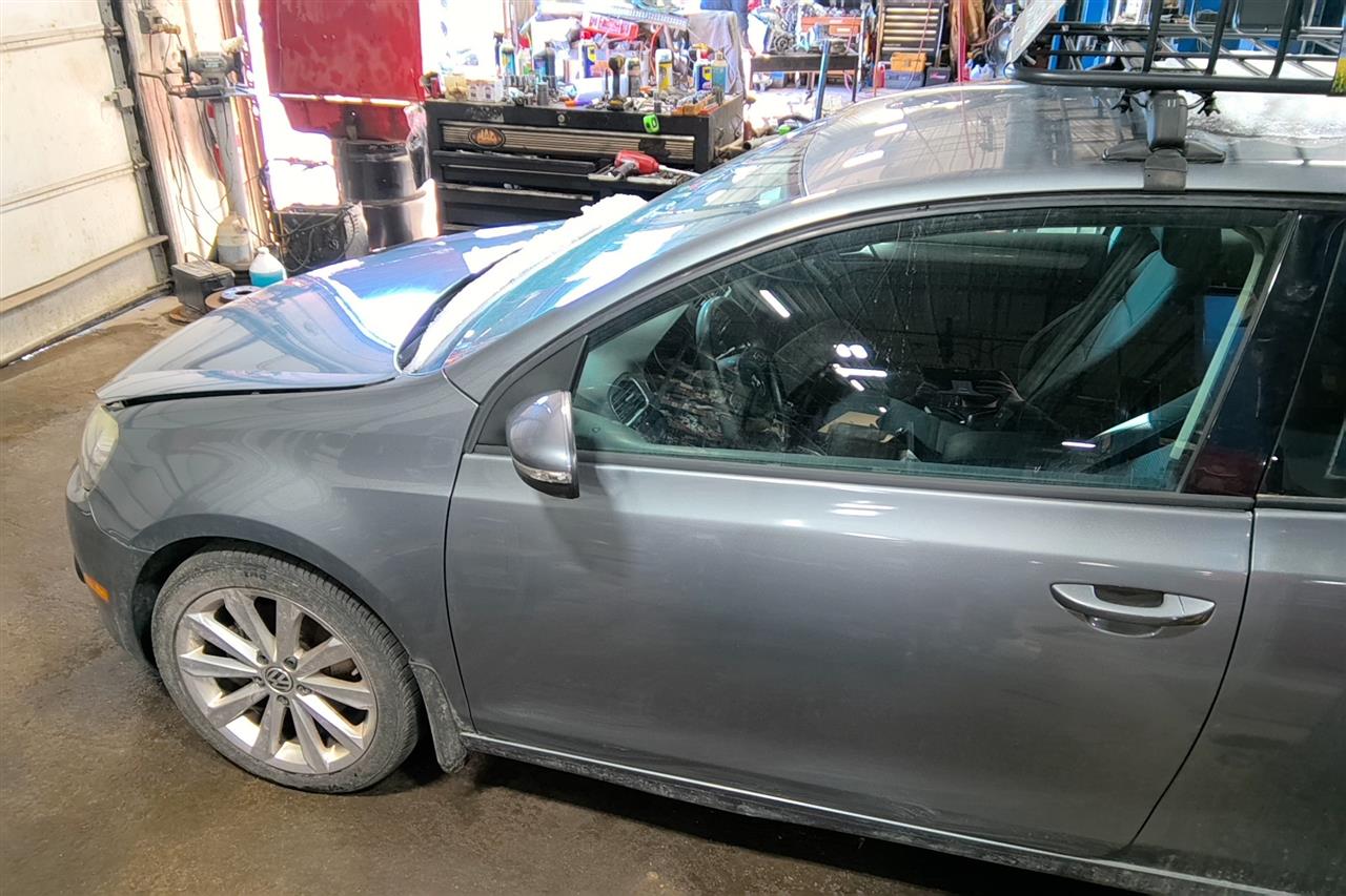 https://f005.backblazeb2.com/file/img-partshotlines-com/Inventory/MA61/Vehicle/67720_09.jpg
