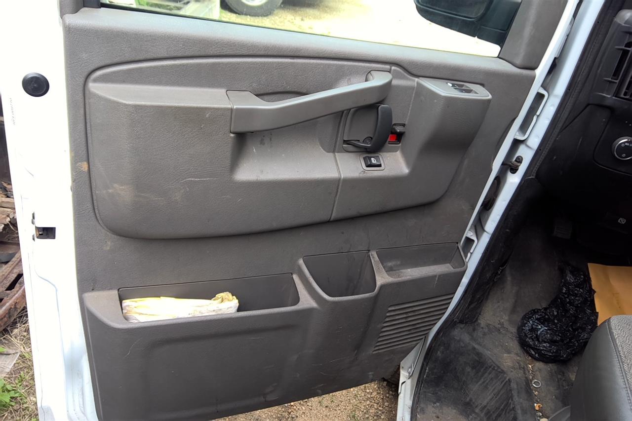 https://f005.backblazeb2.com/file/img-partshotlines-com/Inventory/MA61/Vehicle/67965_10.jpg