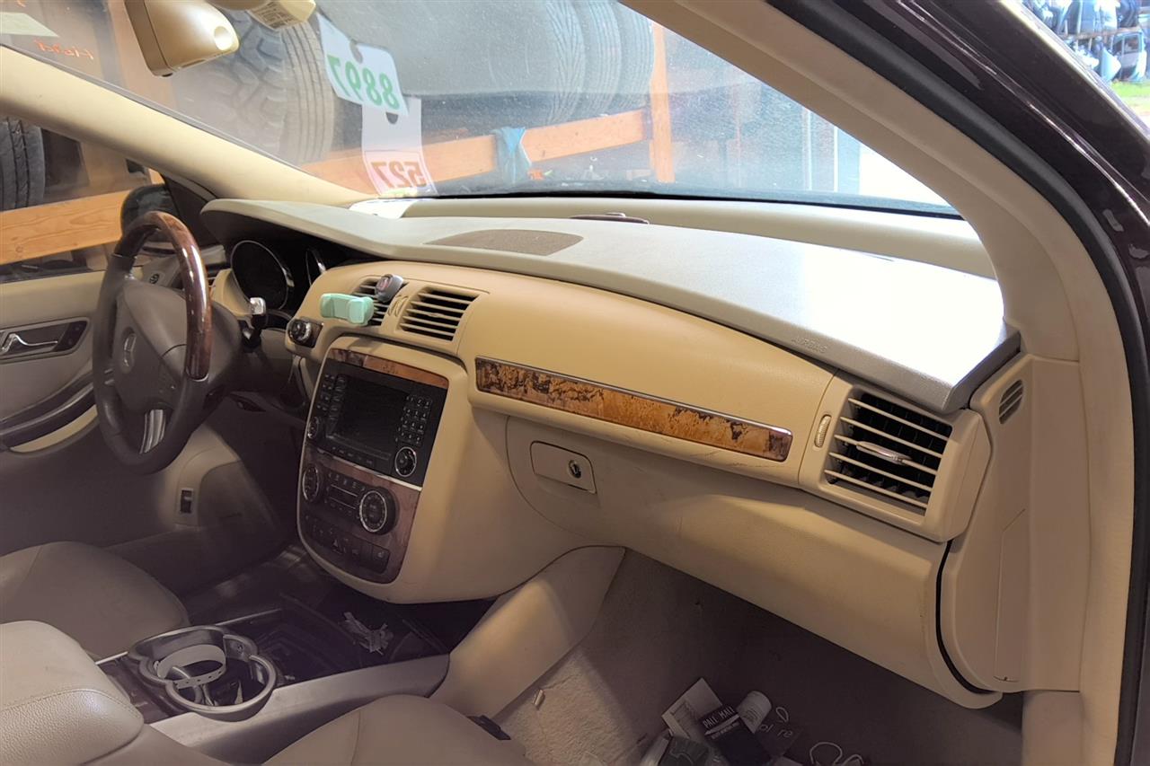 https://f005.backblazeb2.com/file/img-partshotlines-com/Inventory/MA61/Vehicle/68437_10.jpg