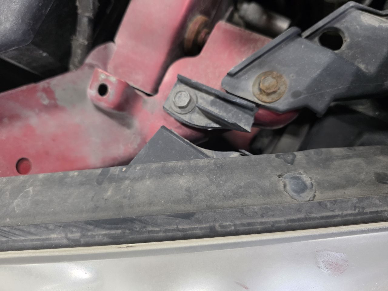 https://f005.backblazeb2.com/file/img-partshotlines-com/Inventory/MA634/Vehicle/5543_10.jpg