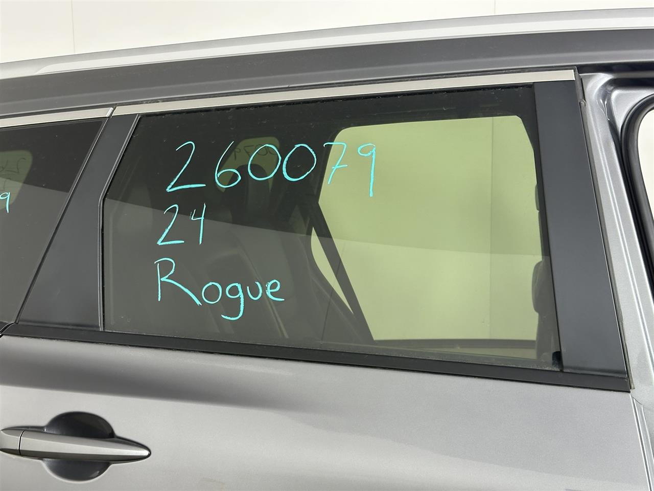 Inventory/2835284_02.jpg