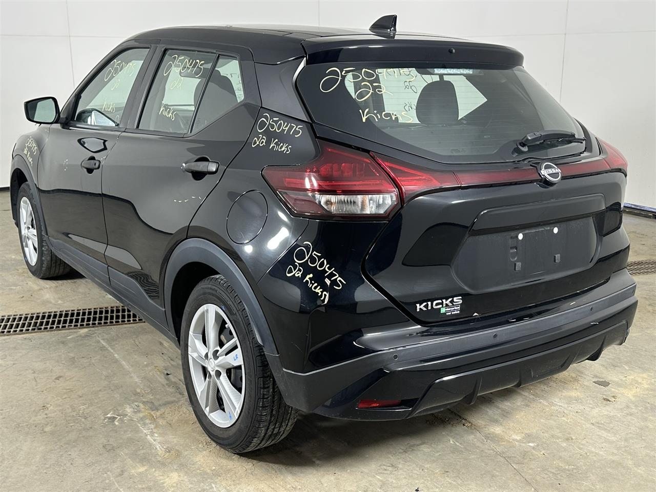 Vehicle/100021_03.jpg