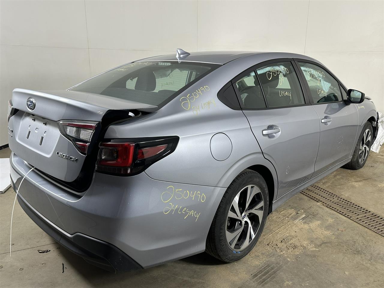 Vehicle/100252_04.jpg