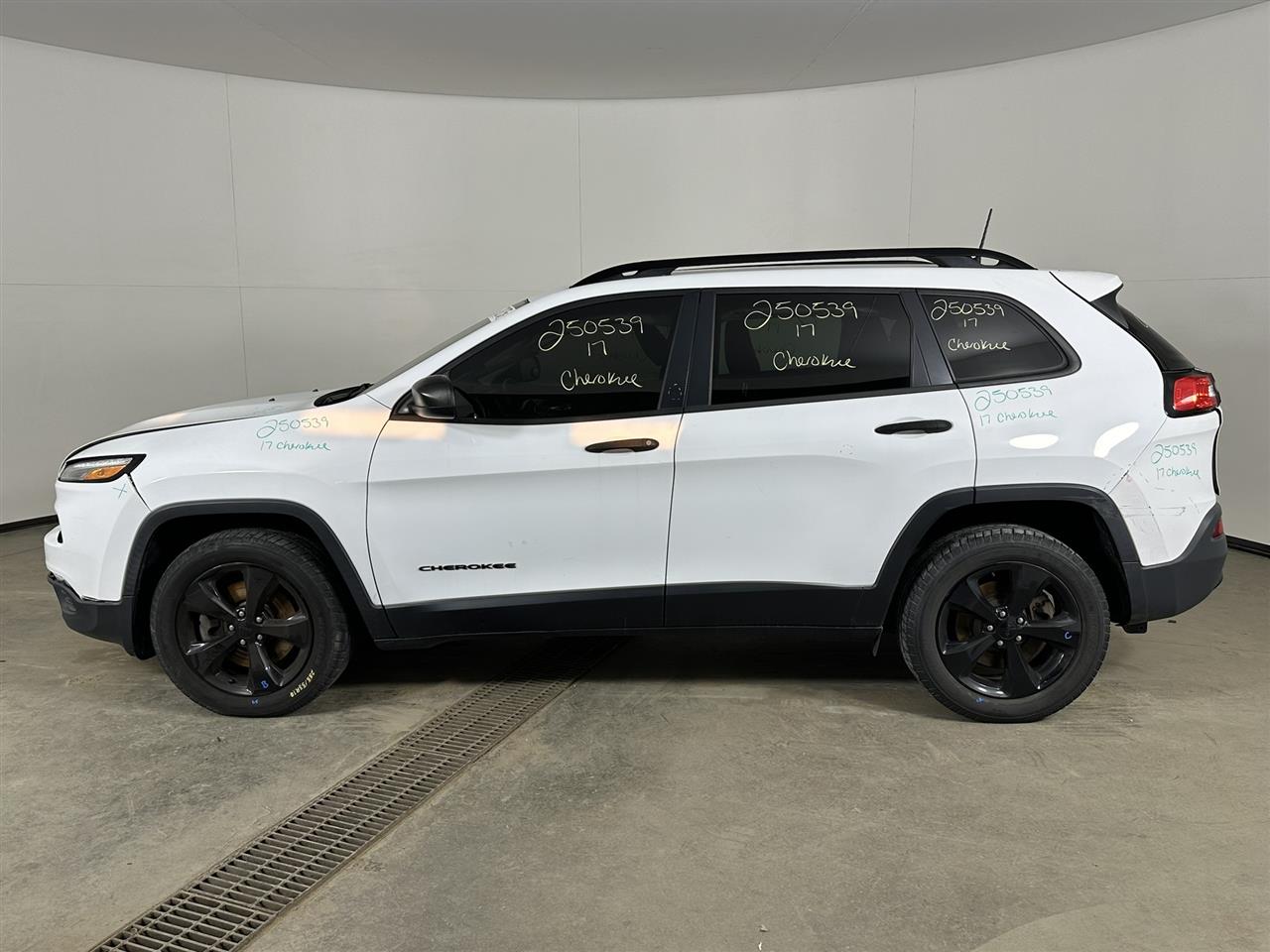 Vehicle/100988_02.jpg