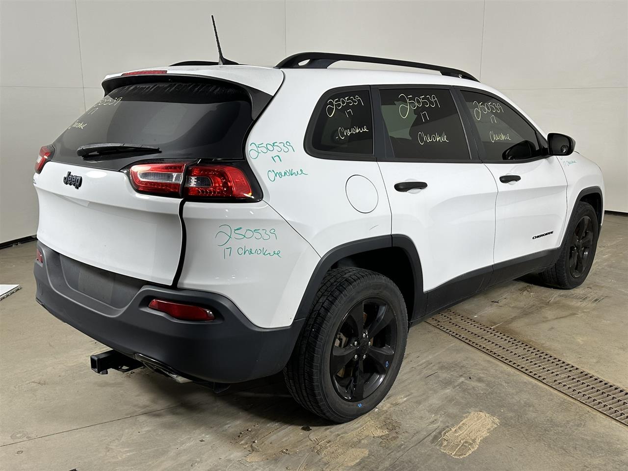 Vehicle/100988_04.jpg