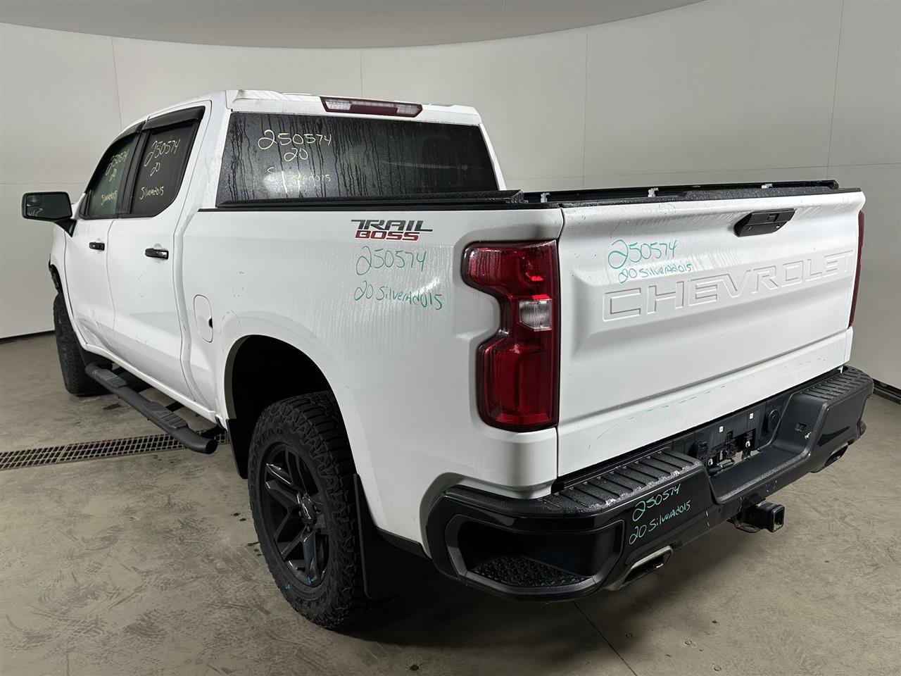 Vehicle/101494_03.jpg