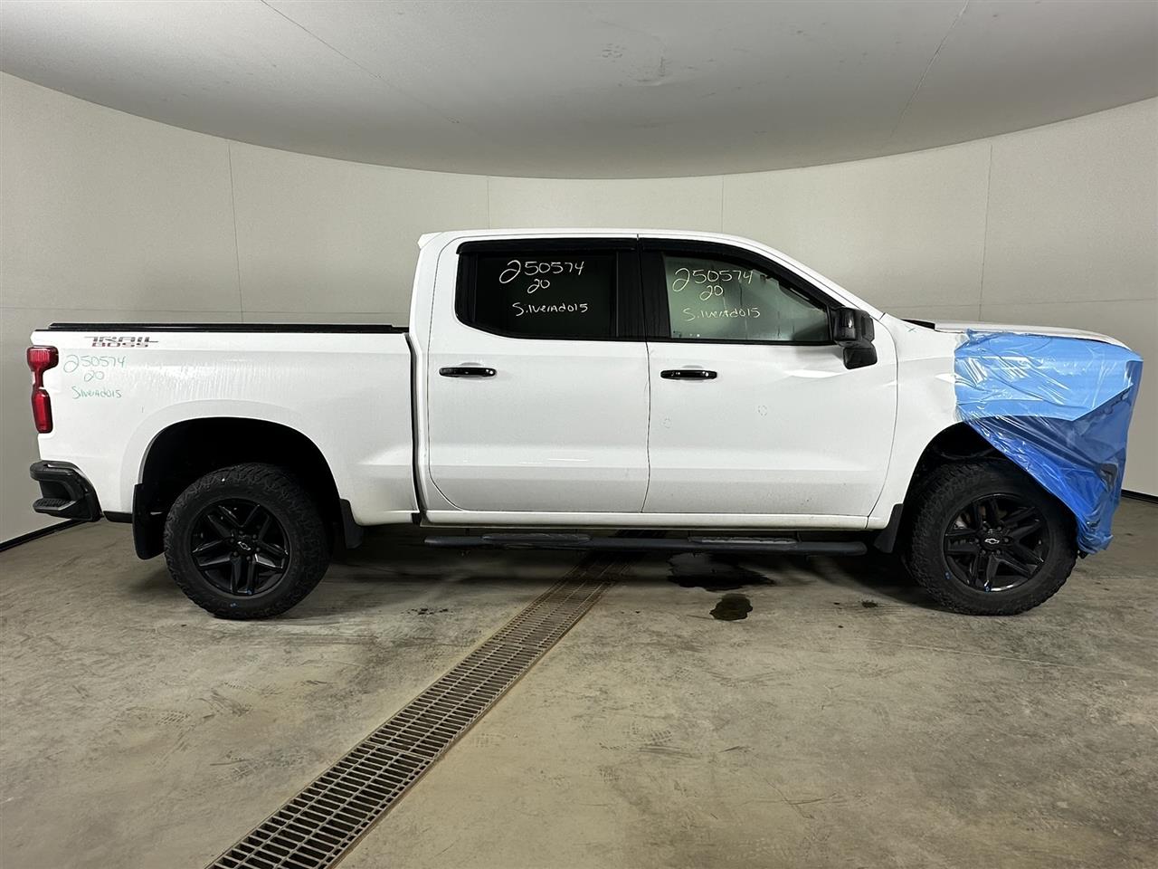 Vehicle/101494_05.jpg