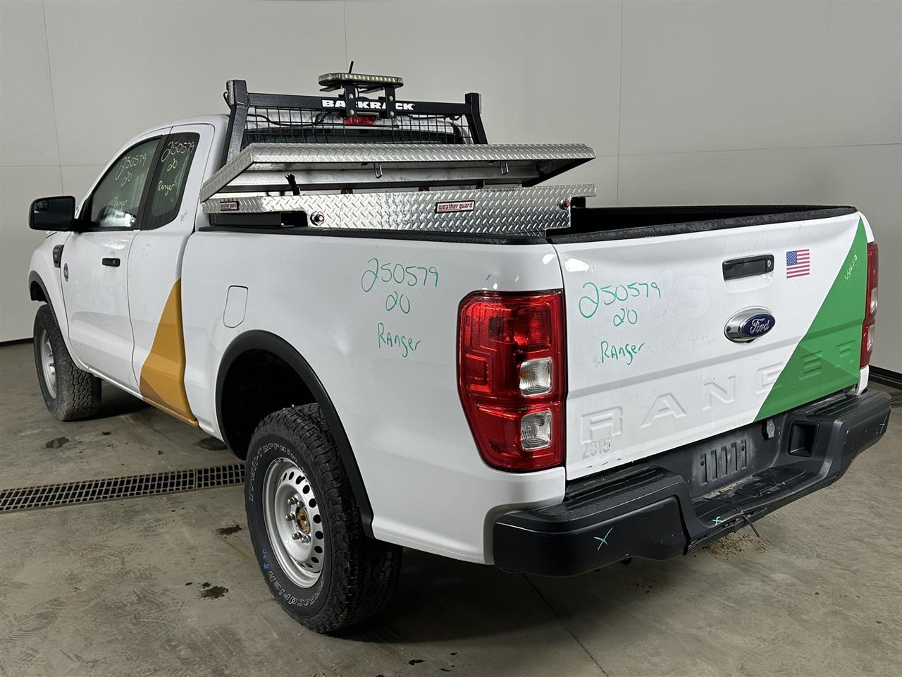 Vehicle/101538_03.jpg