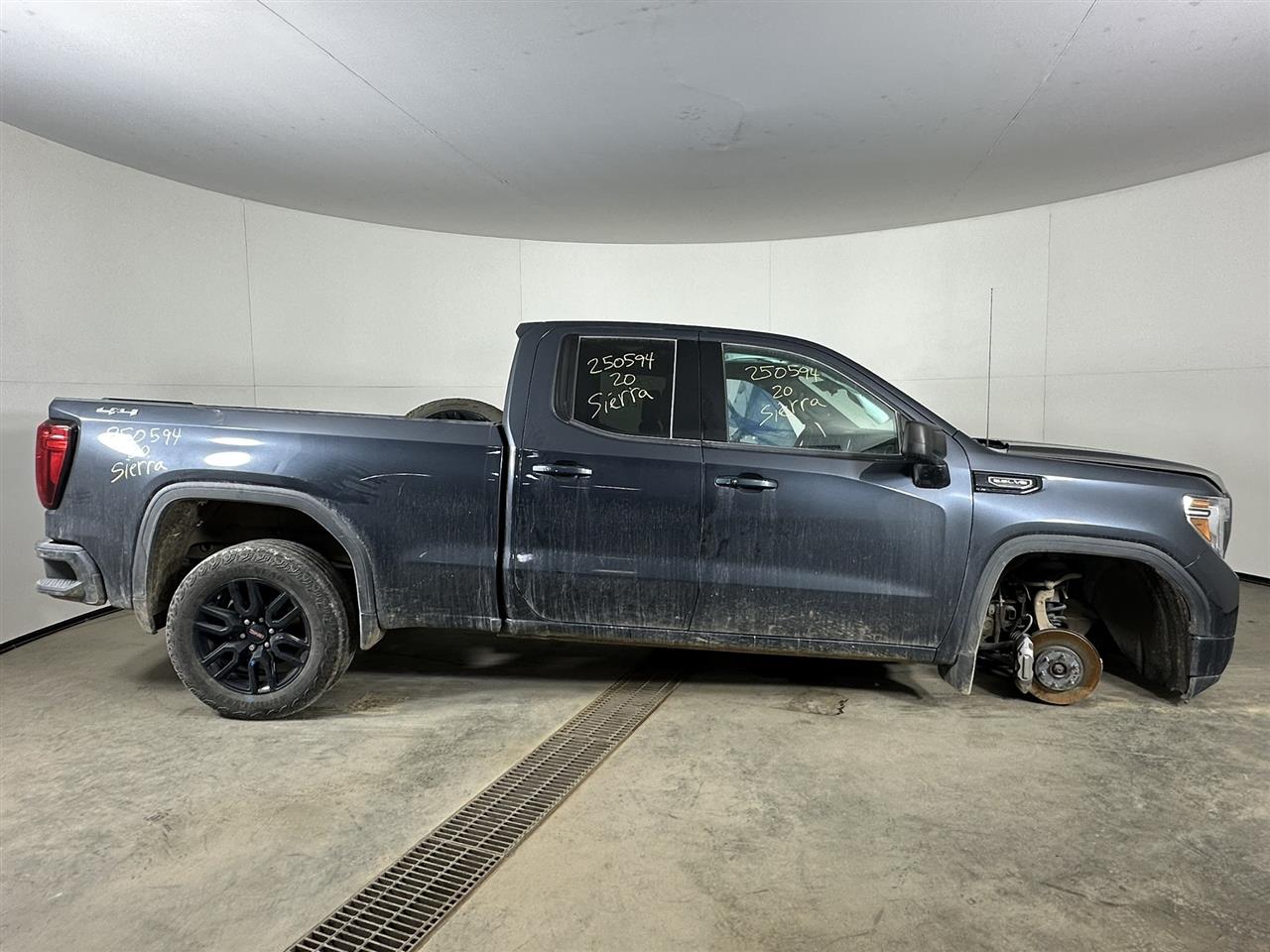 Vehicle/101669_05.jpg