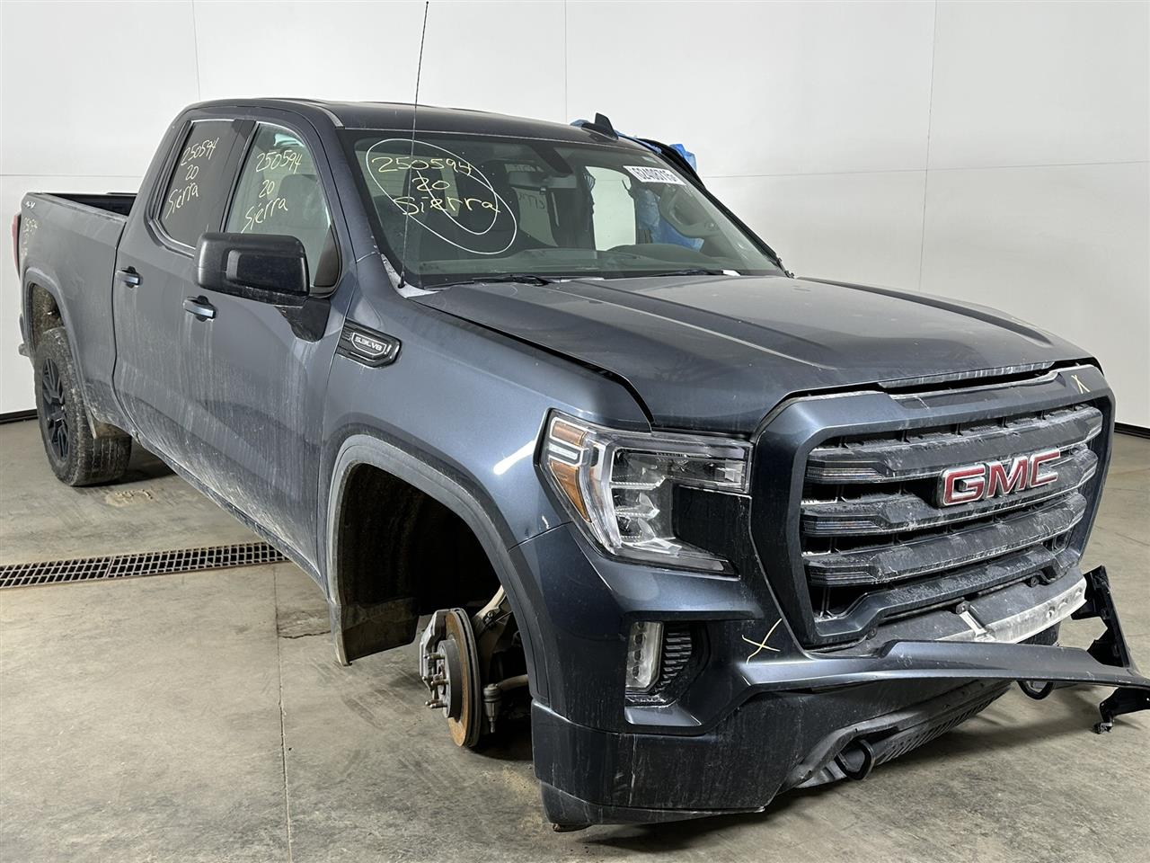 Vehicle/101669_06.jpg