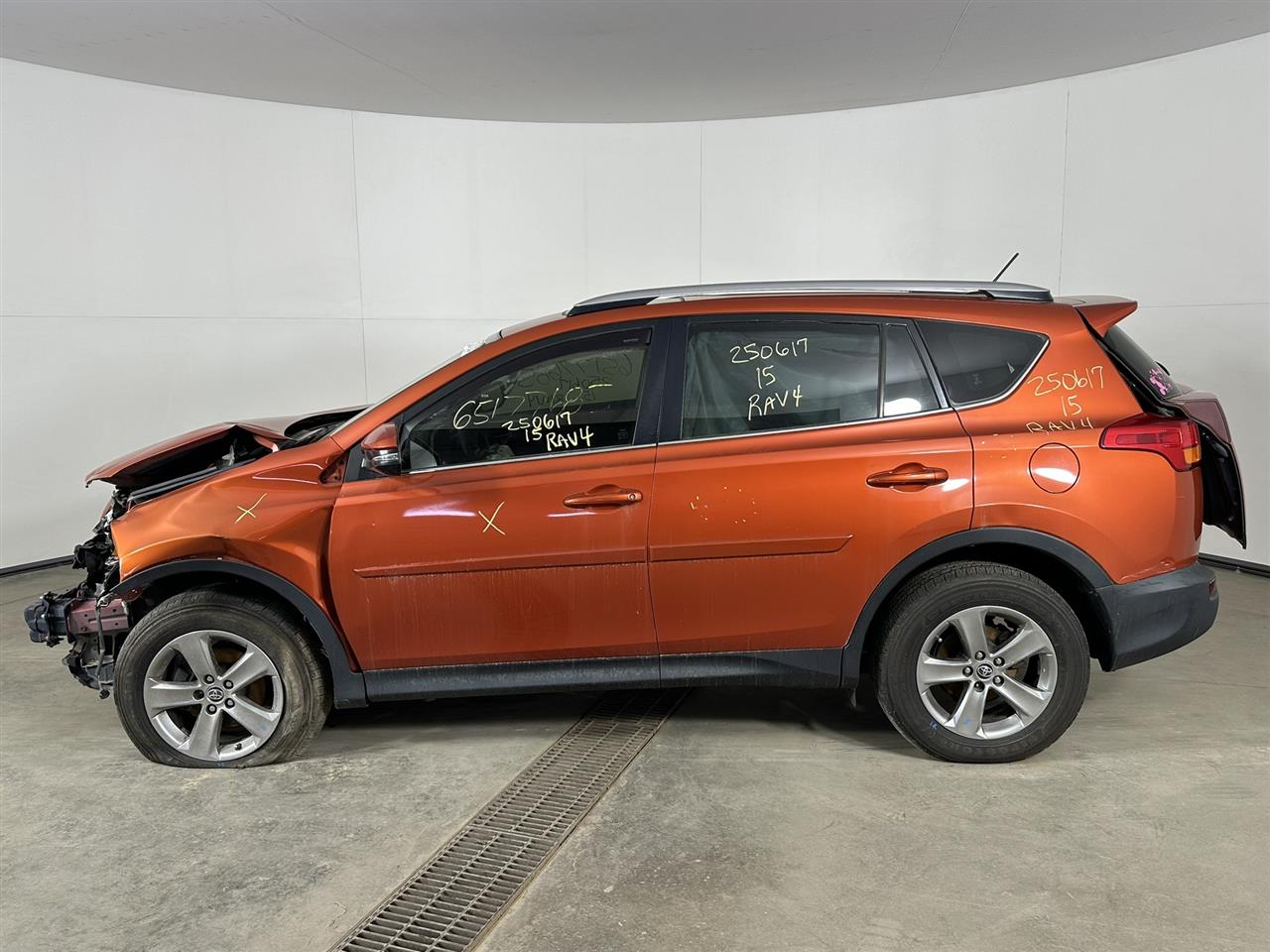Vehicle/101847_02.jpg