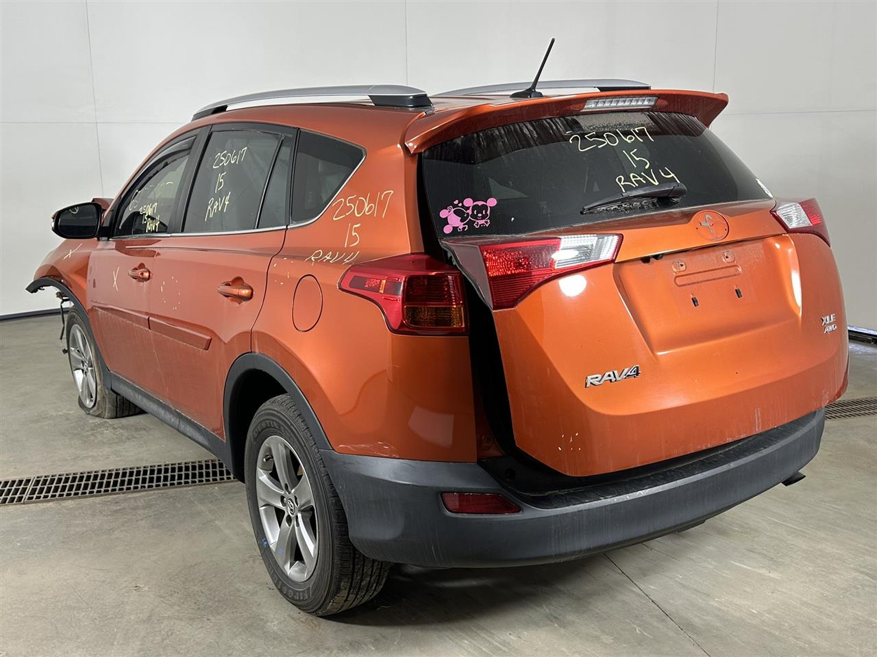 Vehicle/101847_03.jpg