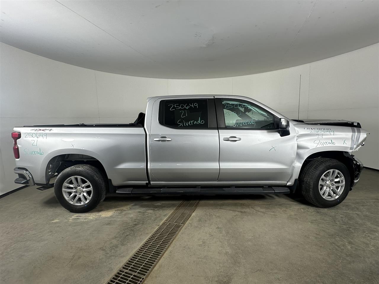Vehicle/102329_05.jpg