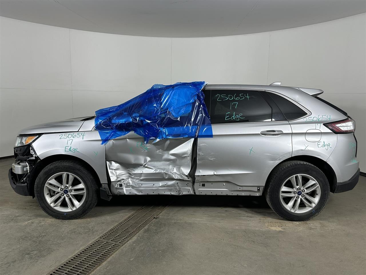 Vehicle/102435_02.jpg