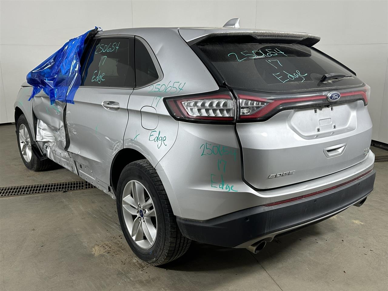 Vehicle/102435_03.jpg