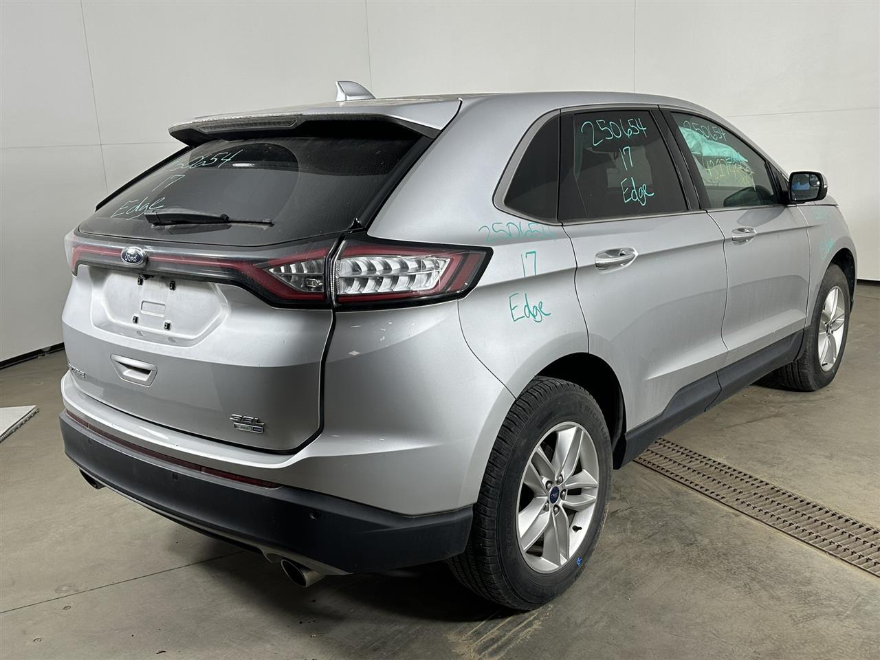 Vehicle/102435_04.jpg