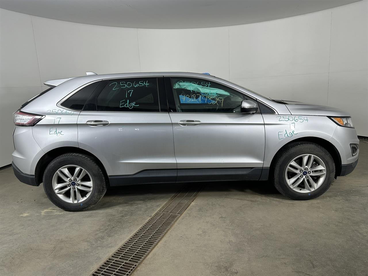 Vehicle/102435_05.jpg