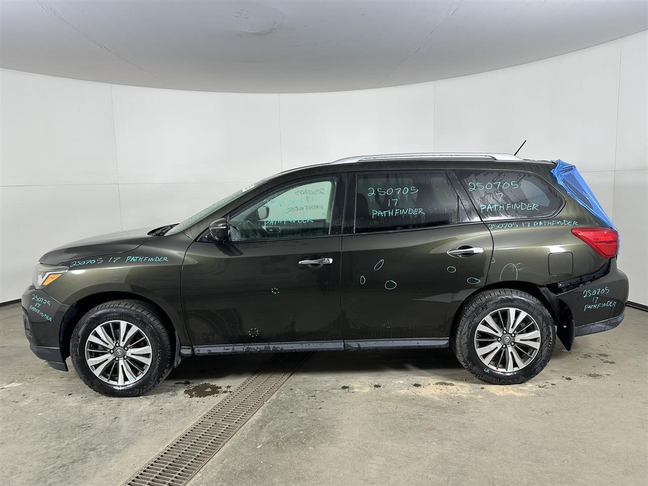 Vehicle/103016_02.jpg