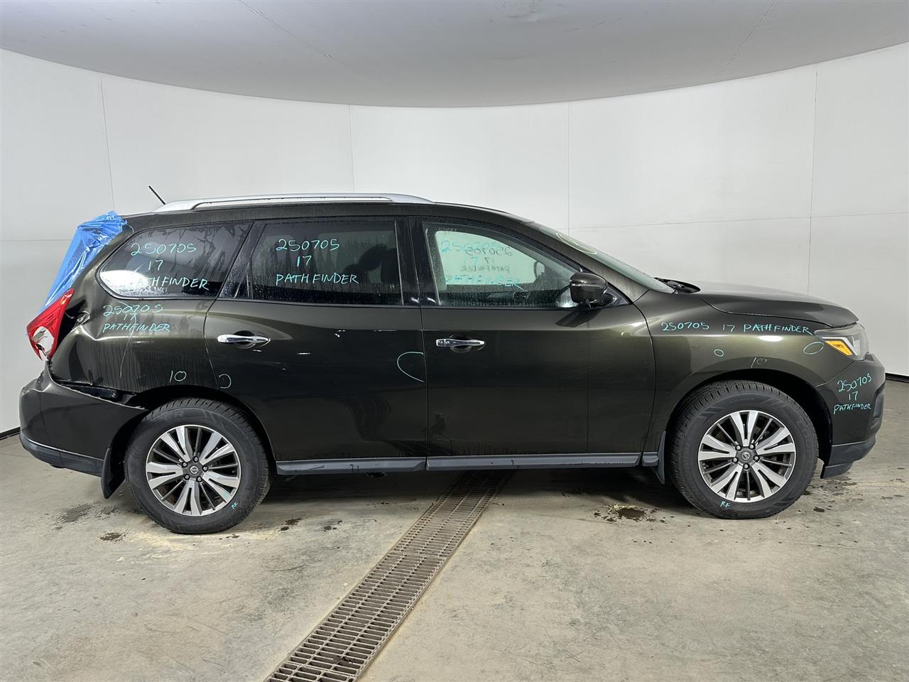 Vehicle/103016_05.jpg