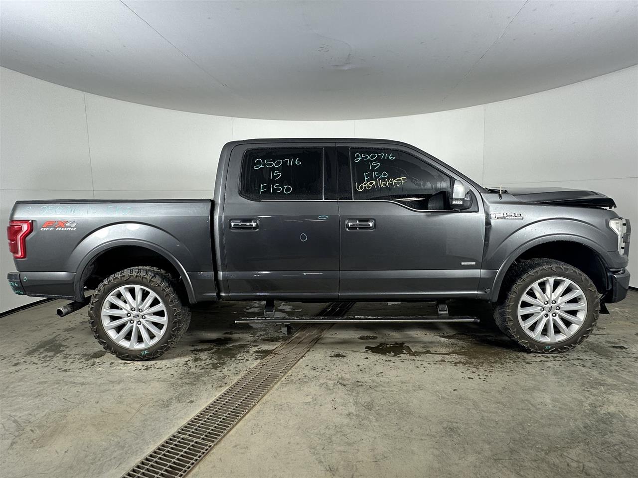 Vehicle/103125_05.jpg